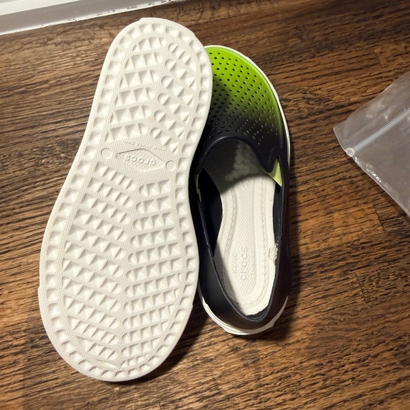 Kids Crocs - Picture 3 of 6